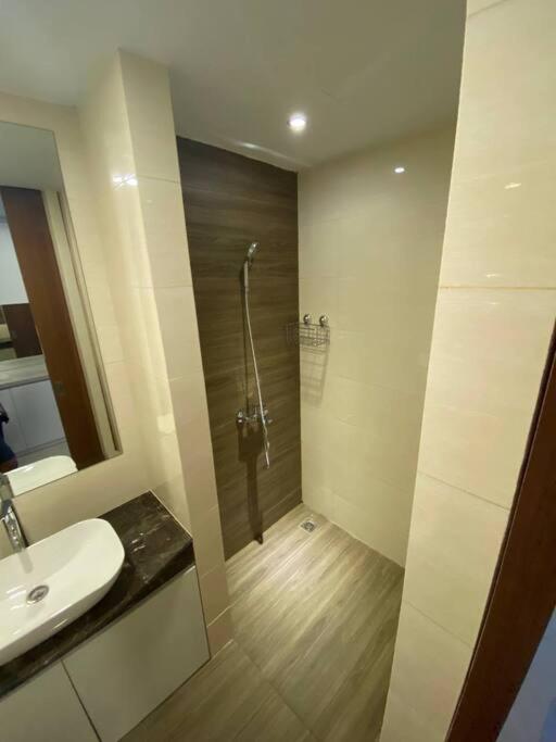 Nagoya Thamrin Apartment High Floor With View Εξωτερικό φωτογραφία