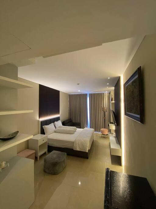 Nagoya Thamrin Apartment High Floor With View Εξωτερικό φωτογραφία