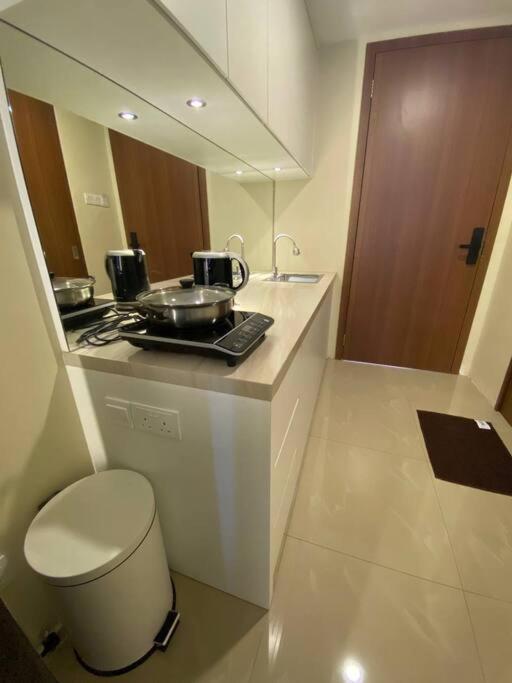 Nagoya Thamrin Apartment High Floor With View Εξωτερικό φωτογραφία