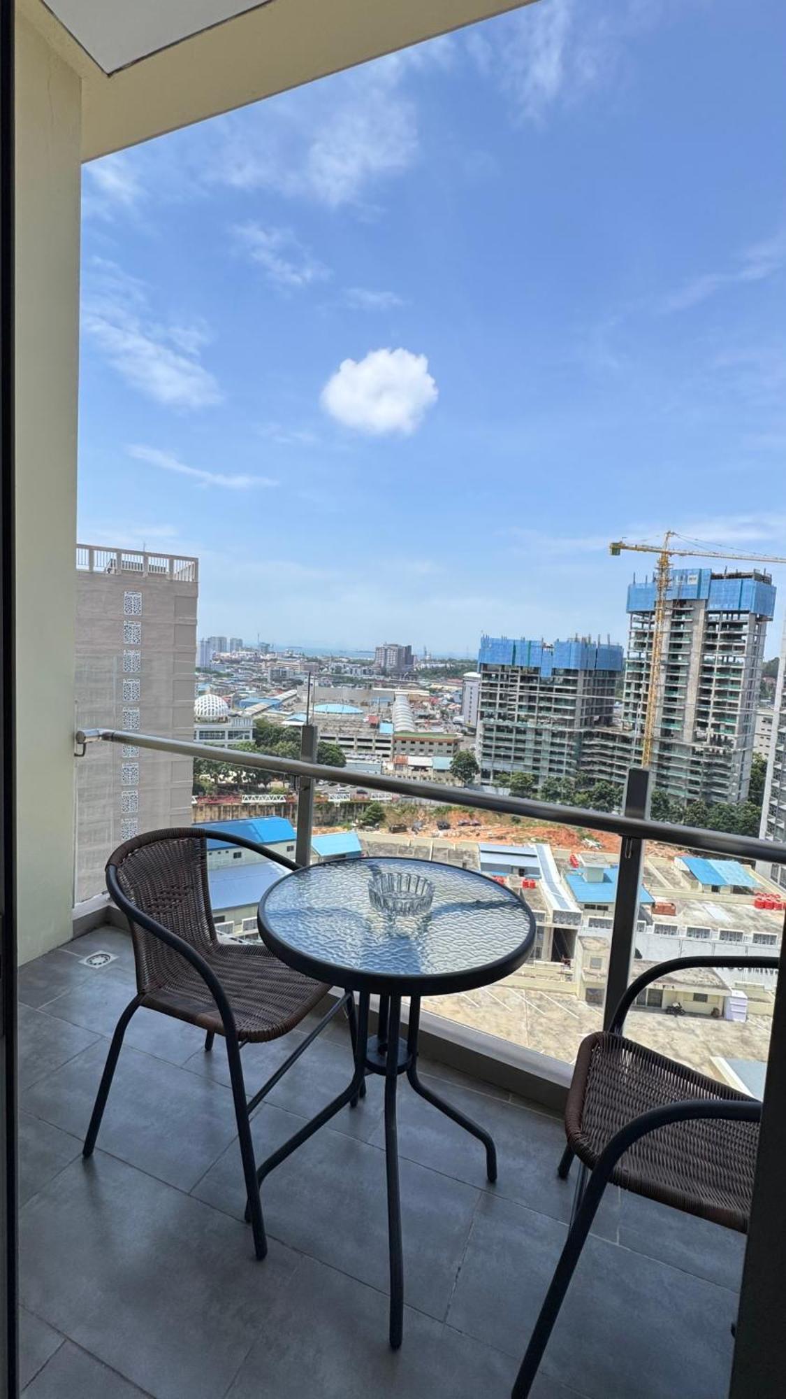 Nagoya Thamrin Apartment High Floor With View Εξωτερικό φωτογραφία