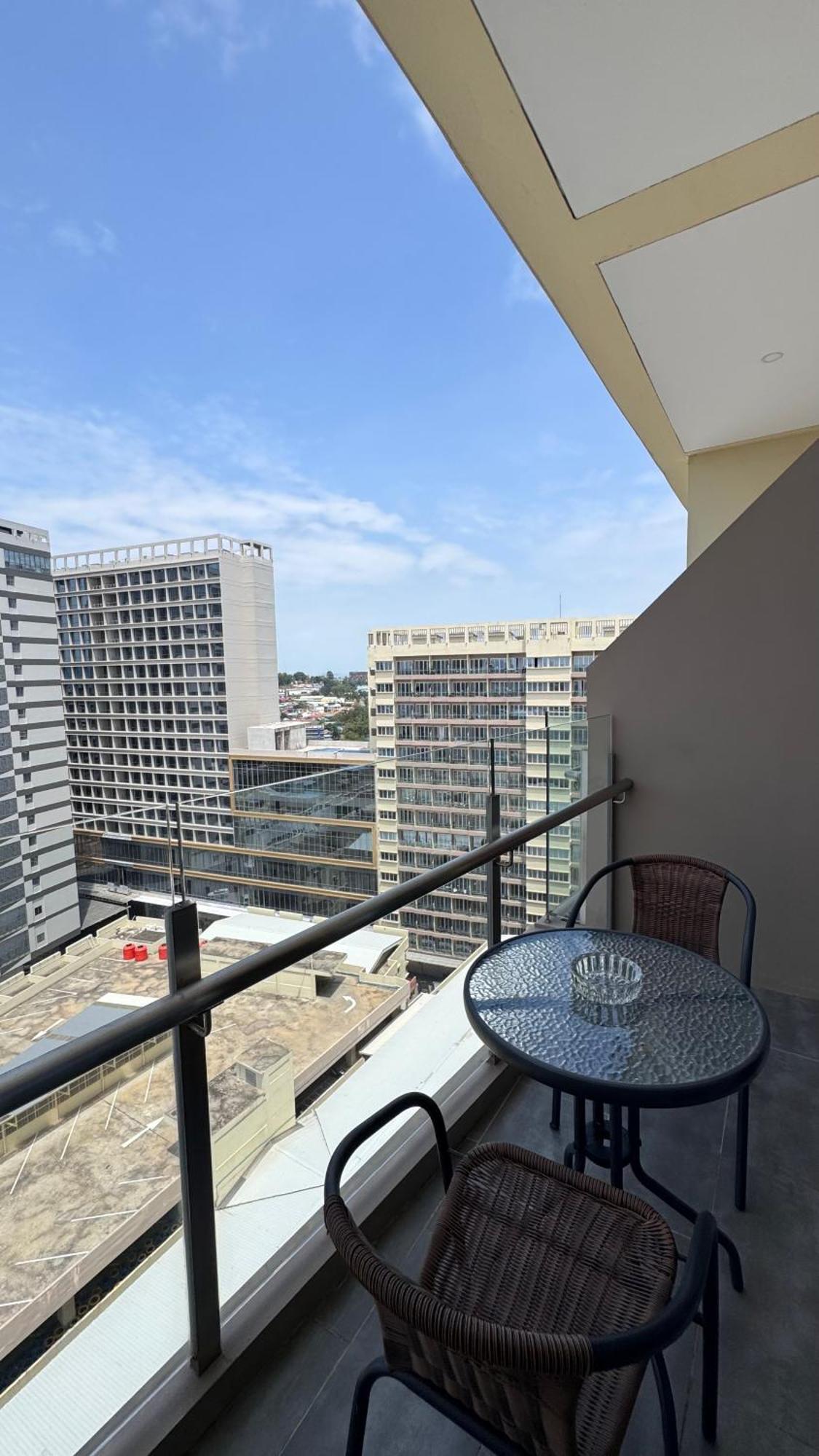 Nagoya Thamrin Apartment High Floor With View Εξωτερικό φωτογραφία